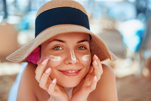 Kem chống nắng là sản phẩm không thể thiếu trong chăm sóc da