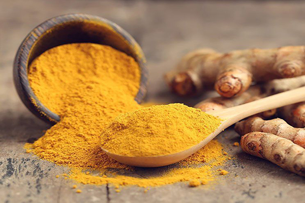 Thành phần Curcumin trong tinh bột nghệ giúp cải thiện sắc tố da một cách tự nhiên
