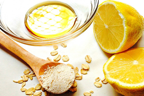 Mặt nạ lột mụn đầu đen từ chanh, yến mạch và mật ong