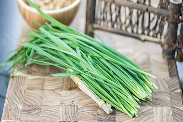 Lá hẹ giảm ngứa da hiệu quả