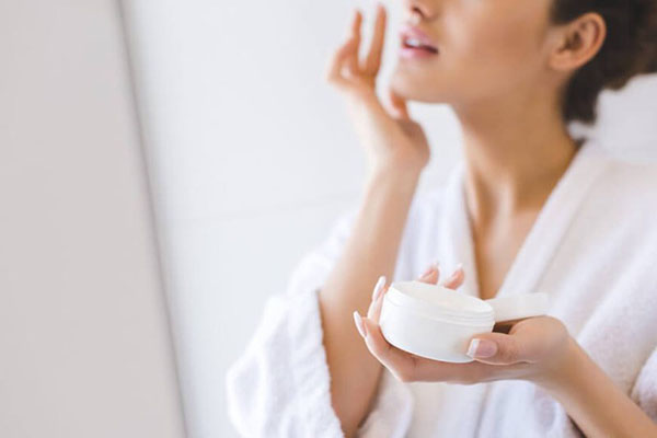 Kem dưỡng ẩm khóa ẩm và cung cấp dưỡng chất cho da