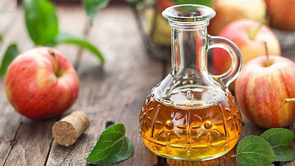 Giấm táo hoạt động như một chất chống viêm nhiễm do mụn gây ra